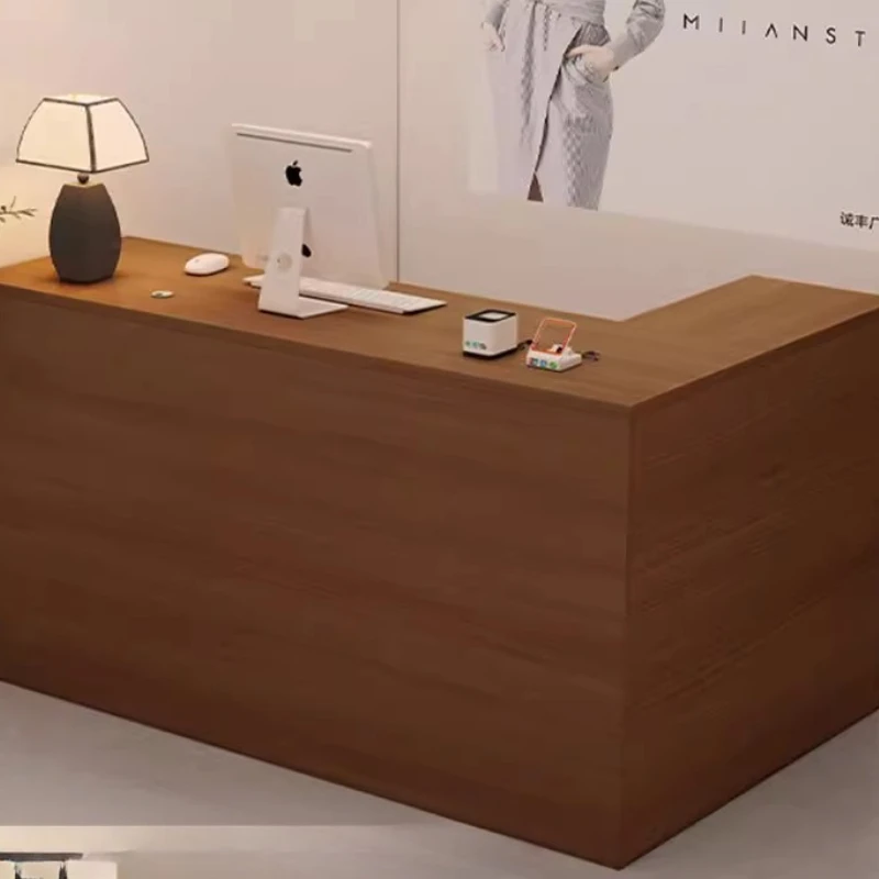 Banchi reception curvi per den - Office Furniture Rental recensione e prezzo