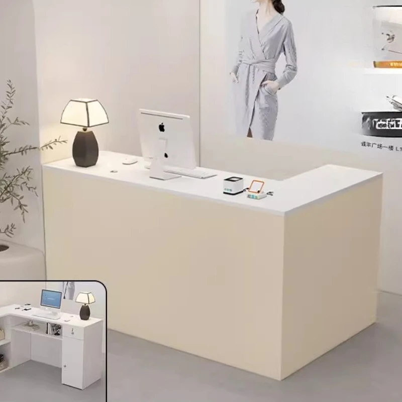 Banchi reception curvi per den - Office Furniture Rental recensione e prezzo