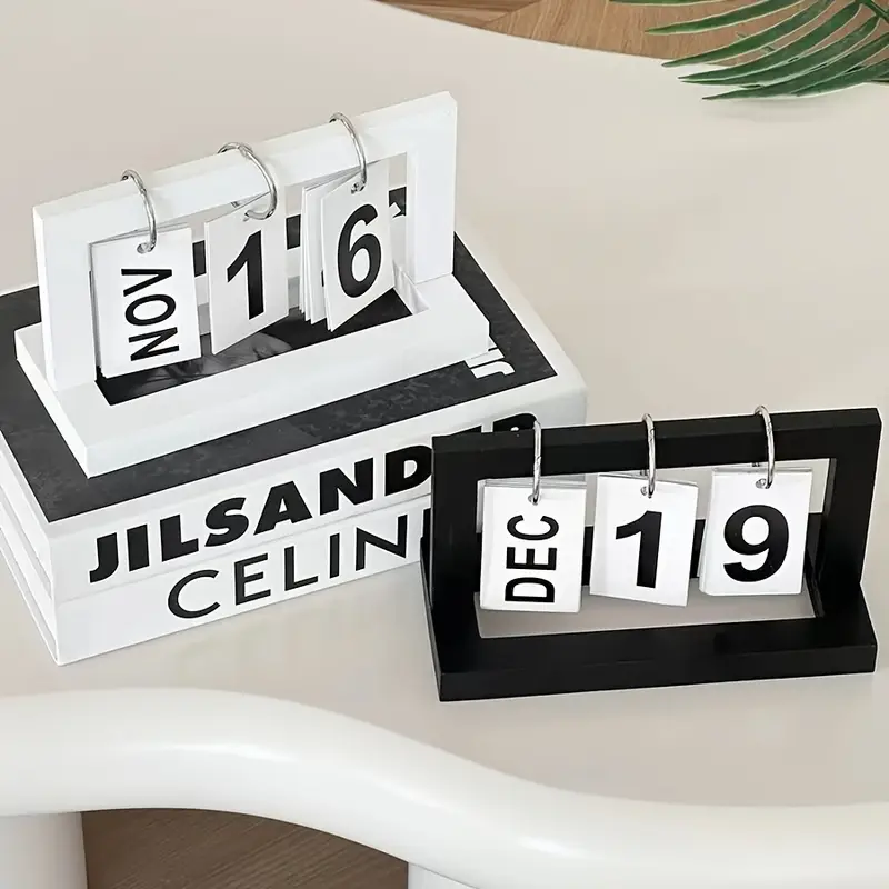 Calendario in Plastica Stile M - Office Furniture Rental recensione e prezzo