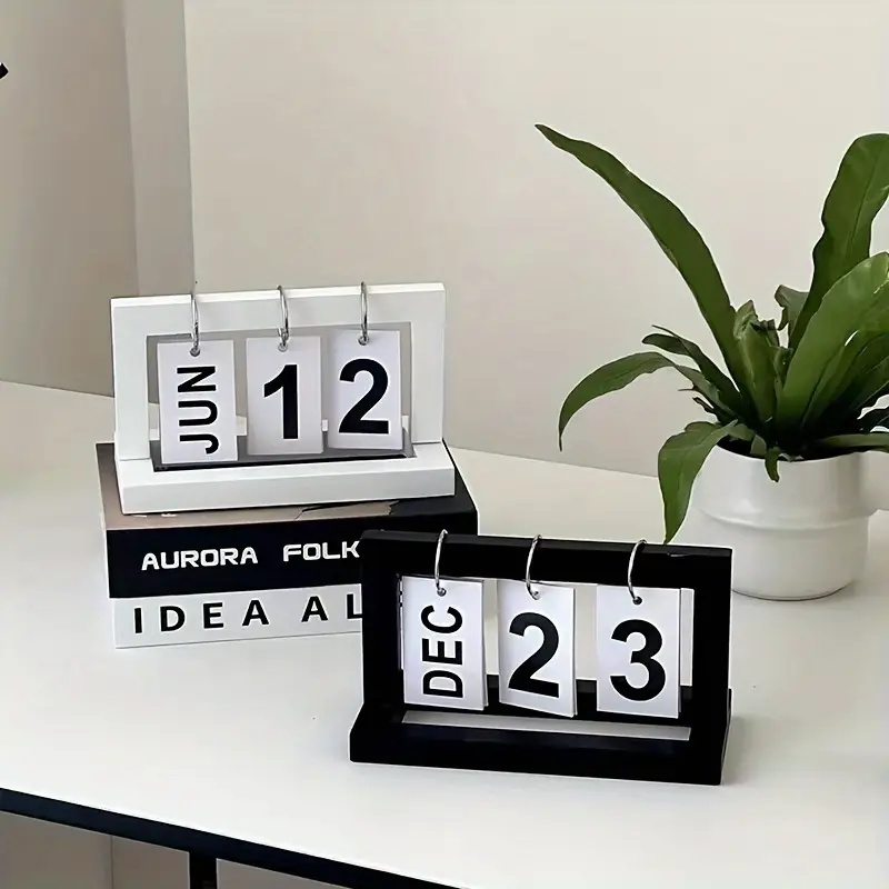 Calendario in Plastica Stile M - Office Furniture Rental recensione e prezzo